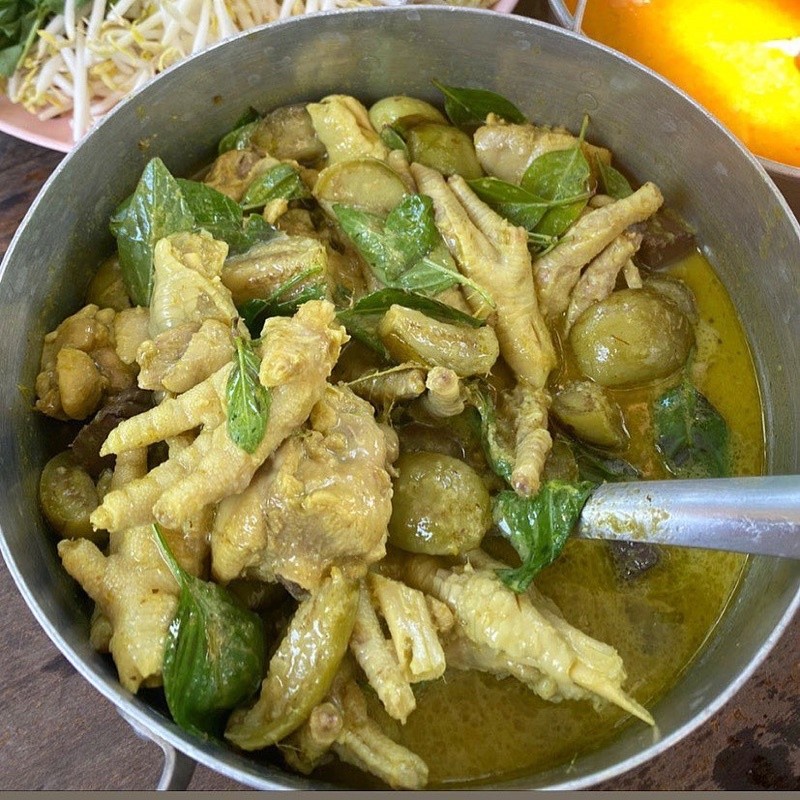 เครื่องแกงเขียวหวาน สูตรปรุงสำเร็จ เพียงผัดคลุกเคล้าให้เข้ากัน เติมกะทิ 1 ขวด พร้อมทาน