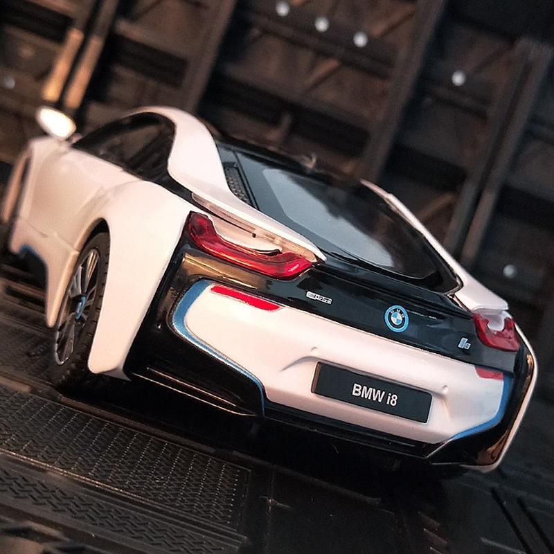 1: 24 BMW I8 BMW จําลองรถรุ่นรถสปอร์ตรถโลหะรุ่นคอลเลกชันของขวัญเครื่องประดับของขวัญให้