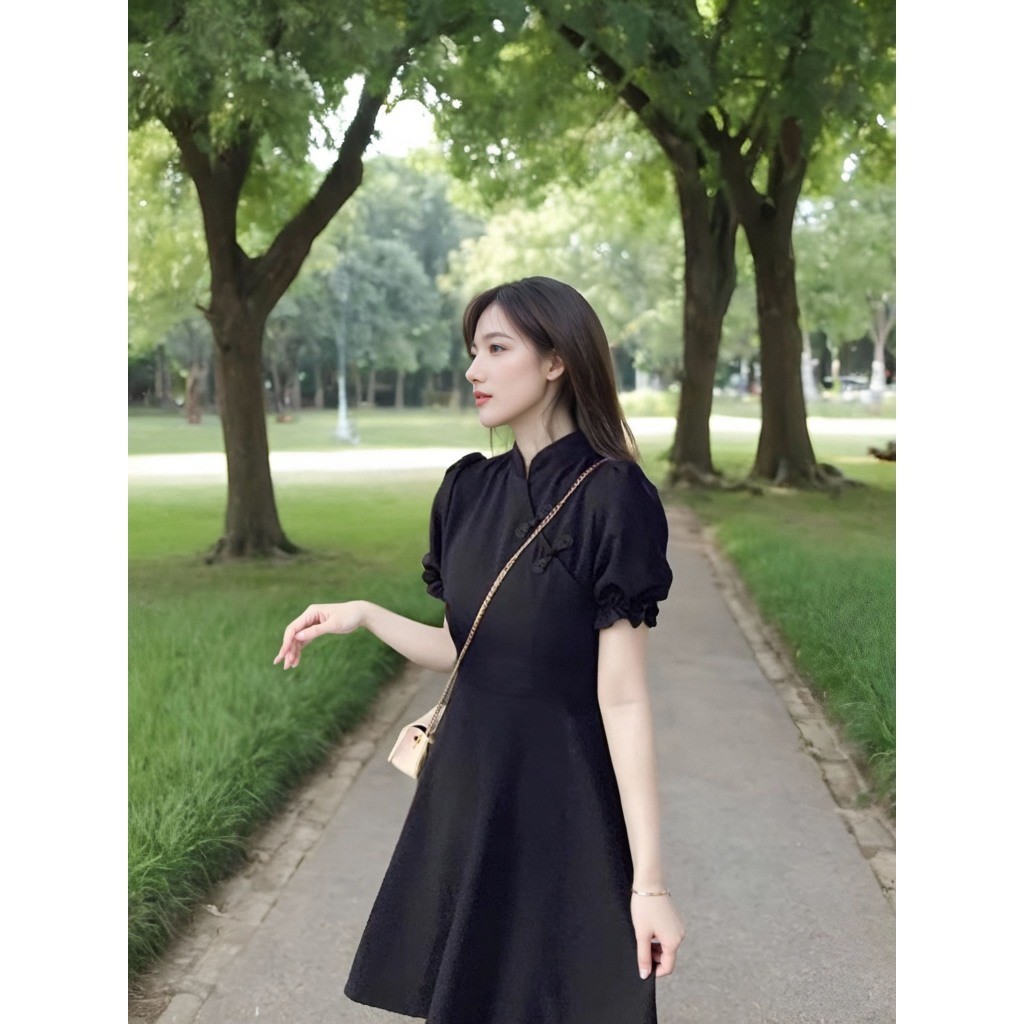 สวยเสมอ! ชุดเดรสกี่เพ้าสีดำสีแดงสไตล์จีน - รูปที่ 4