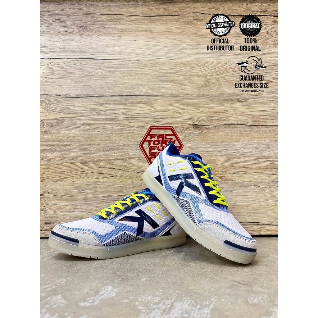 KELME HAWK (WHITE BLUE BLANCO) รองเท้า FUTSAL