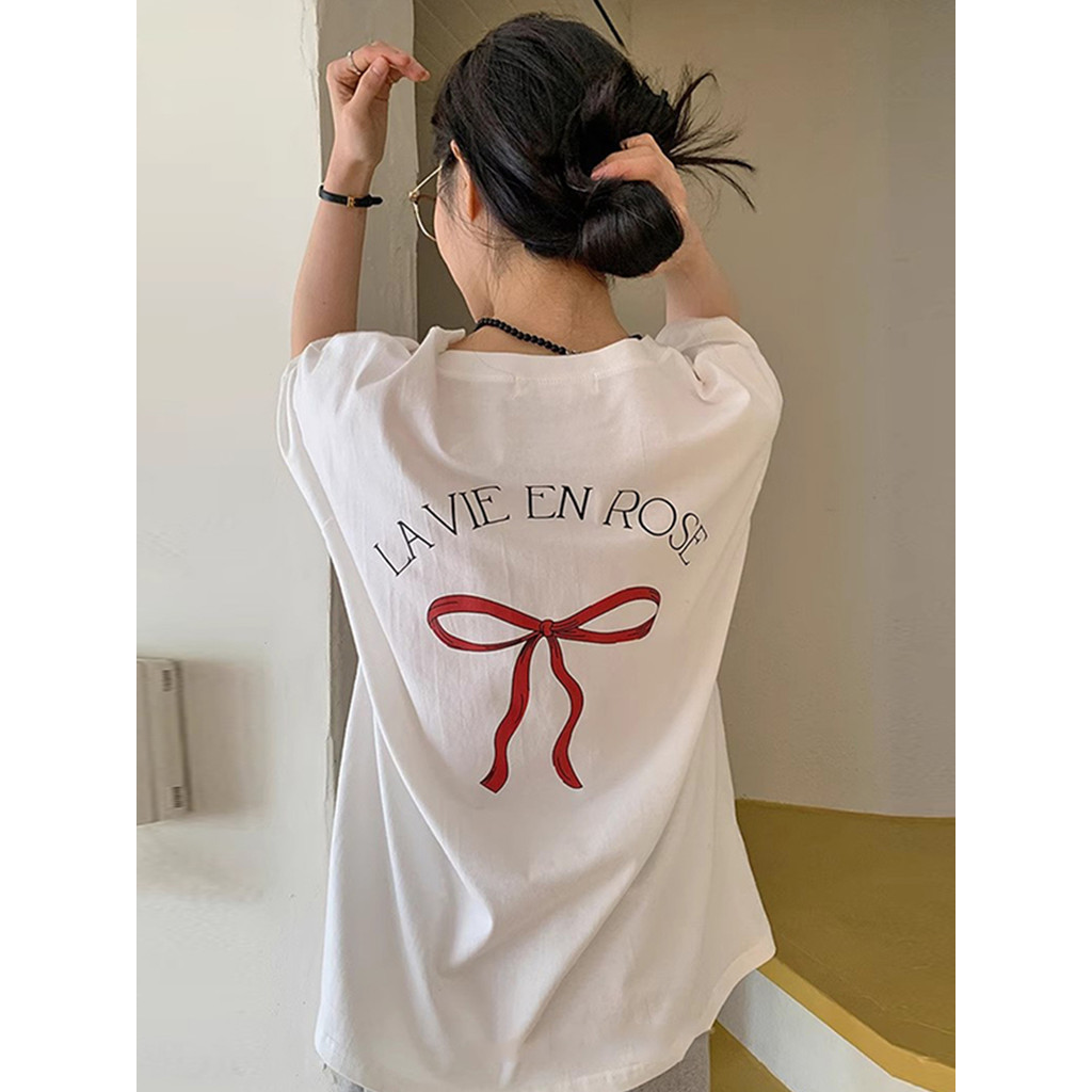 Nuziro Oversize Tee -เสื้อยืดแขนสั้นพิมพ์ลายตัวอักษรผูกโบว์ที่เรียบง่ายและมีสไตล์สําหรับผู้หญิง #P077
