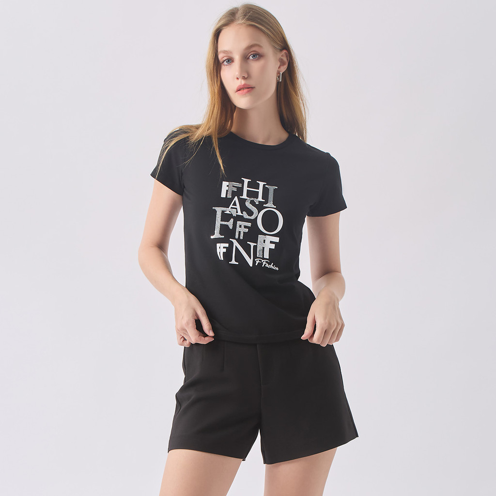 f.fashion เสื้อทีเชิ้ตทรงสลิมแต่งโลโก้ ผู้หญิง สีดำ | FF Crystal Logo Slim Tee Shirt | 06479