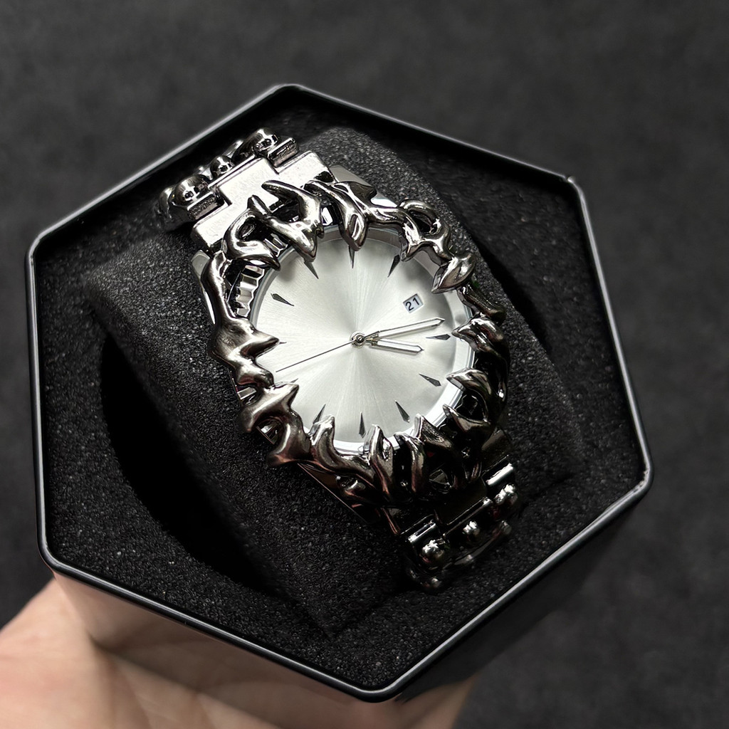 Millennium Vintage Irregular Claw นาฬิกาผู้ชายขายส่งยุโรปและอเมริกาอินเทรนด์ Cool Niche นาฬิกาข้อมือผู้ชายกีฬาและการพักผ่อนนาฬิกาผู้ชาย