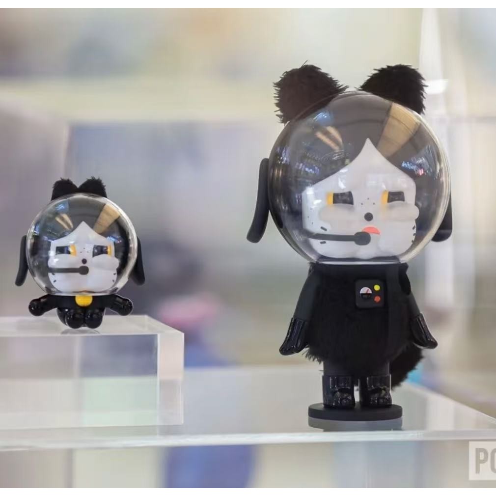 POPMART CRYBABY Space Astronaut Beijing Exhibition Lift Figure * && *