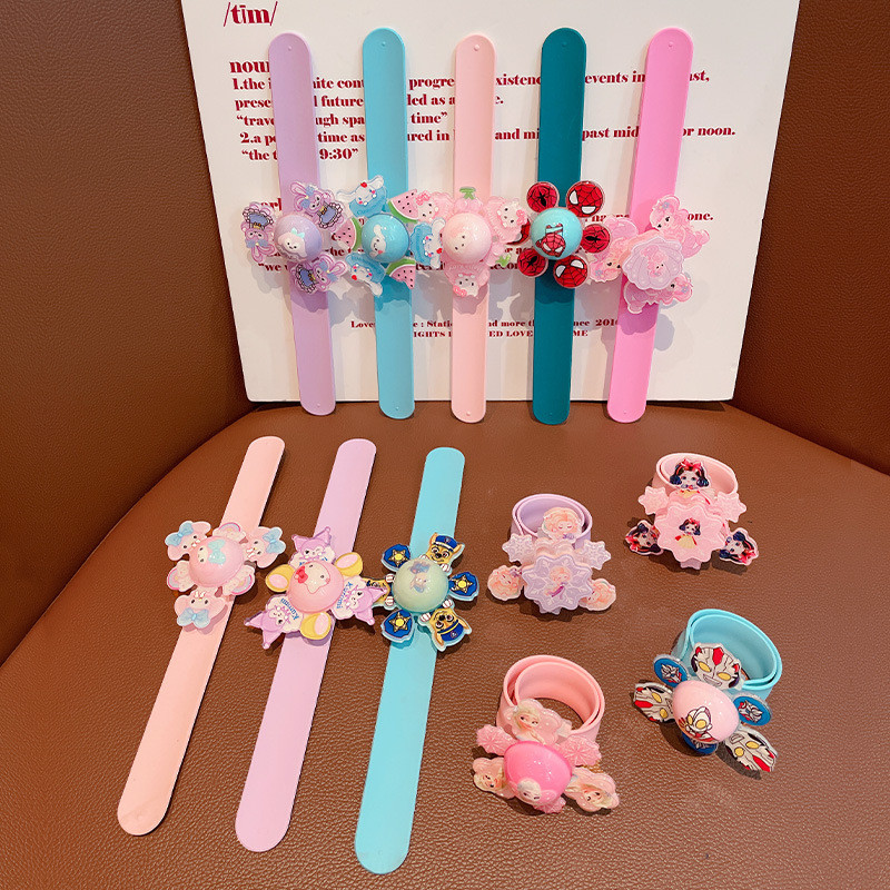 สร้อยข้อมือเรืองแสง Led ของเล่นเด็ก Sanrio ปาร์ตี้ โปรดปราน แขก วันเกิด แจก งานรื่นเริง ผี ปาร์ตี้ฮาโลวีน ตกแต่ง ของขวัญเด็ก สายรัดข้อมือคริสมาสต์ เทศกาล
