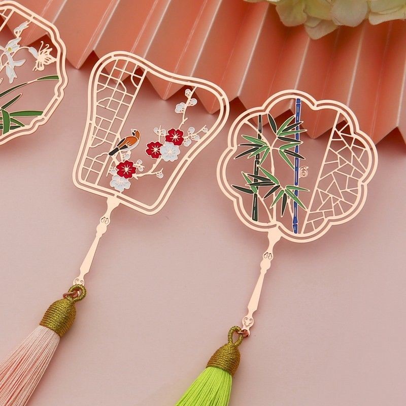 พลัมกล้วยไม้ไม้ไผ่ดอกเบญจมาศโลหะทองเหลืองที่คั่นประณีตกลวงพระราชวังต้องห้ามของที่ระลึกของขวัญวันครูห