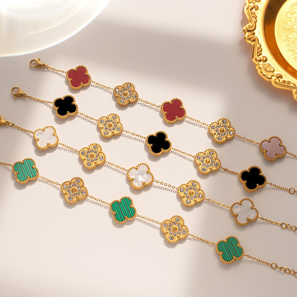 QUEENS สร้อยข้อมือ 18K สเตนเลส ประดับเพชร หญ้าสี่ใบ แฟชั่นสําหรับผู้หญิง กำไลข้อมือ S002