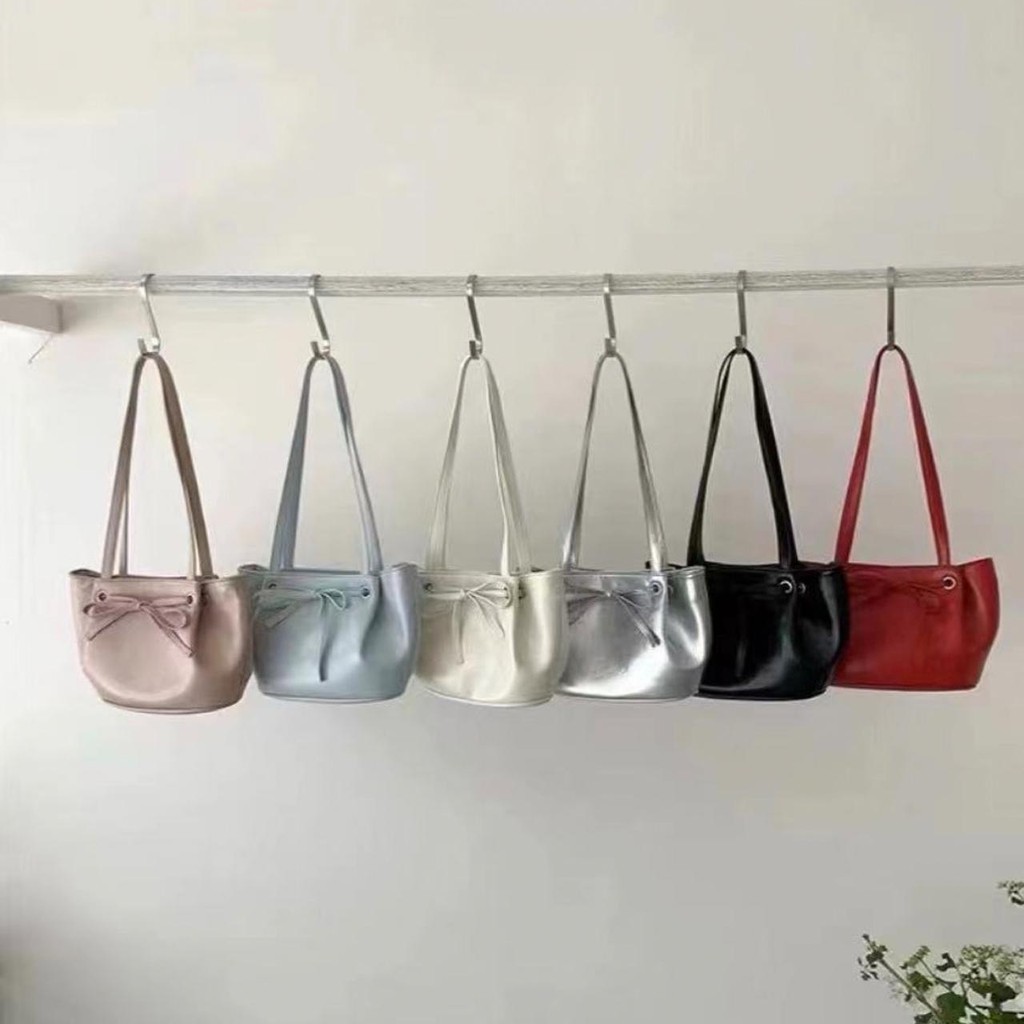【พร้อมส่ง】 miss bag fashion กระเป๋าสะพายข้าง ดีไซน์ไม่ซ้ำใคร ทันสมัย เหมาะสำหรับกลุ่มแฟชั่นใหม่