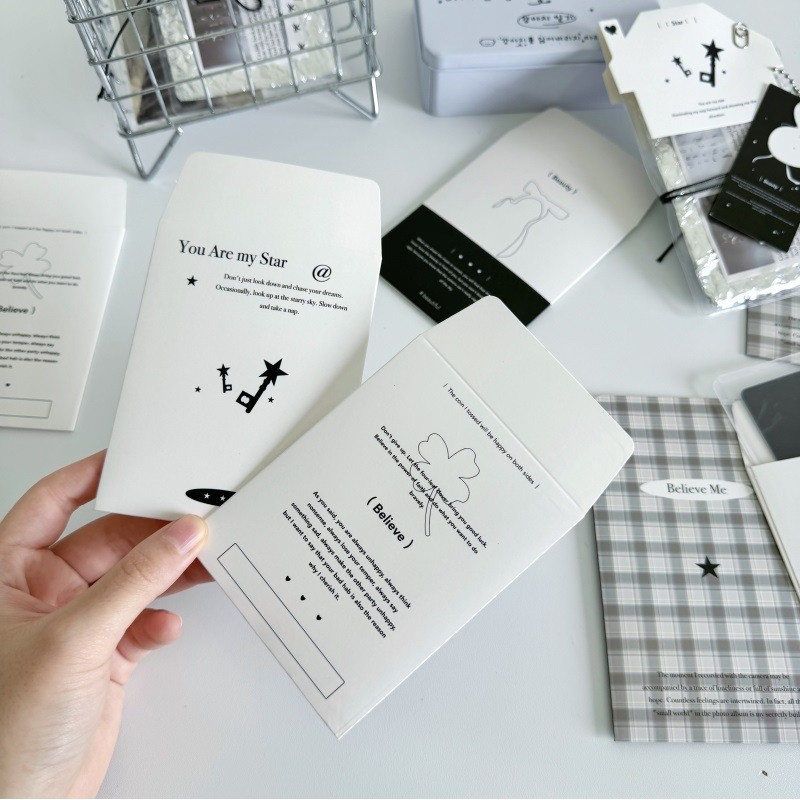 การ์ดรูปถ่าย สีดํา Whtie Toploader ซองจดหมายกระเป๋าบรรจุภัณฑ์การ์ดวัสดุผู้ถือบัตรบรรจุภัณฑ์กระดาษคราฟท์ซองจดหมายขนาดเล็ก