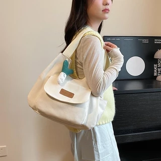 【พร้อมส่ง】Miss bag fashion กระเป๋าสะพายไหล่ จุของได้เยอะรุ่นฮิต สไตล์เกาหลี(ไม่มีจี้ห้อยกระเป๋า)