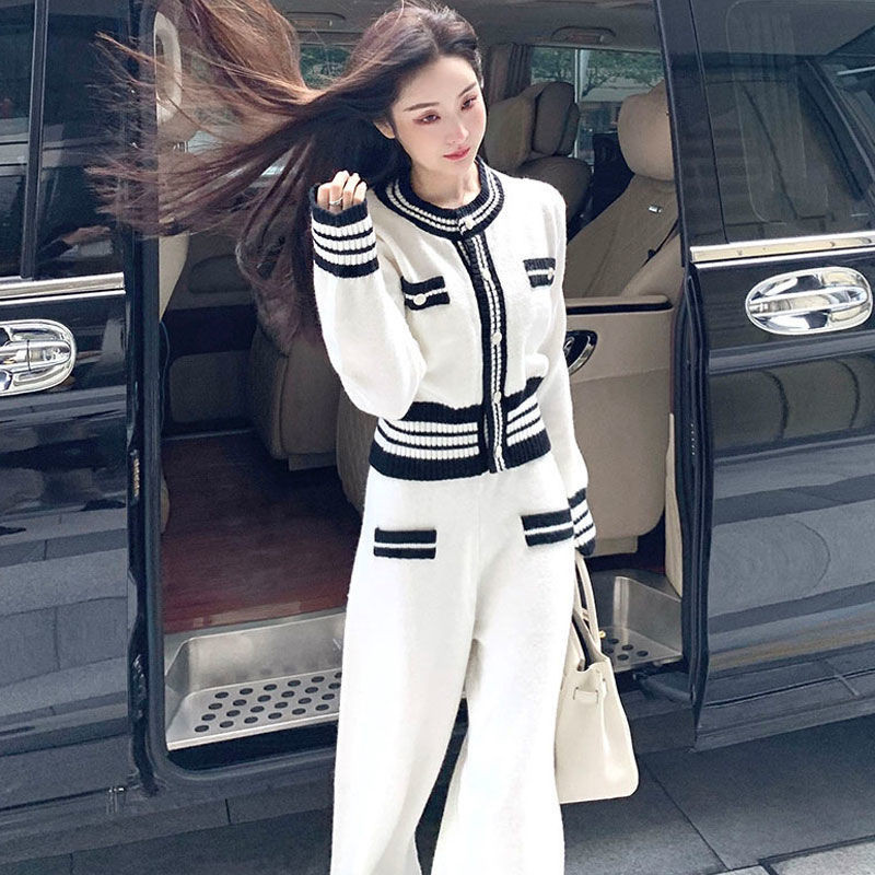 ฤดูใบไม้ผลิสไตล์ 2024 อารมณ์สุภาพสตรีสามารถหวานสามารถเค็มชุดสองชิ้น