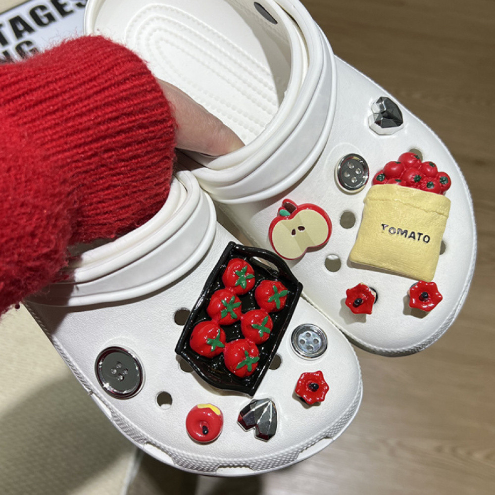 Sense of Advanced Tomato ชุดอุปกรณ์เสริมรองเท้า 12 ชิ้น เช่น charm, จี้, croc pins, และปุ่มตกแต่ง