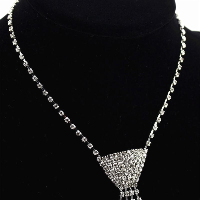 Nb nb nbn สไตล์ใหม่ Sailor Dance Rhinestone Tie สร้อยคอสั้น Gitba Party Performance อุปกรณ์เสริม Squ