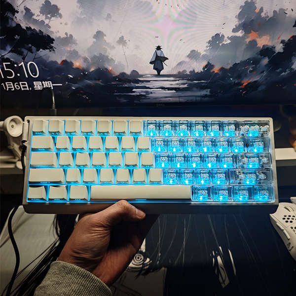 keycap ใส keycap Ace68 สีขาวโปร่งใสด้านข้างแกะสลัก Keycap โรงงานเดิม PBT หัวใจเหมาะสําหรับแป้นพิมพ์แ