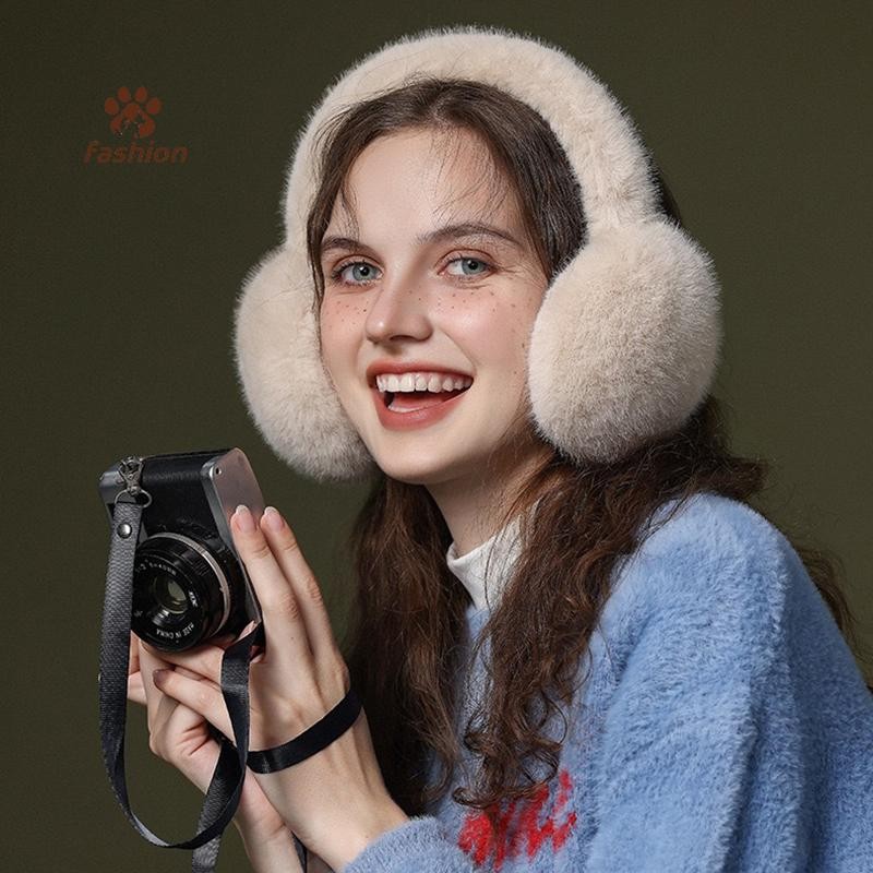 หมวก earmuff ออกแบบเหมือนตุ๊กตา ให้ความอบอุ่น ปกป้องจากลม คงสภาพดีแม้ในอากาศเย็น สวมใส่สบาย และดีไซน์หรูหรา