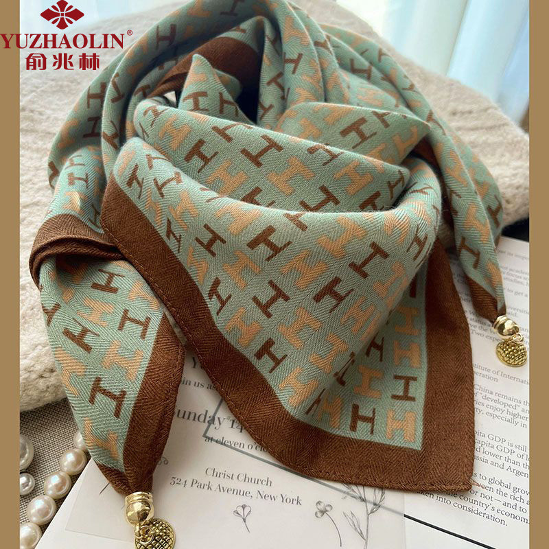 Yu Zhaolin แผ่นรองไหล่ฤดูหนาวผ้าพันคอผ้าไหมฤดูใบไม้ร่วงแฟชั่นฤดูหนาวผ้าพันคอผ้าไหม High-End ตกแต่งคอ