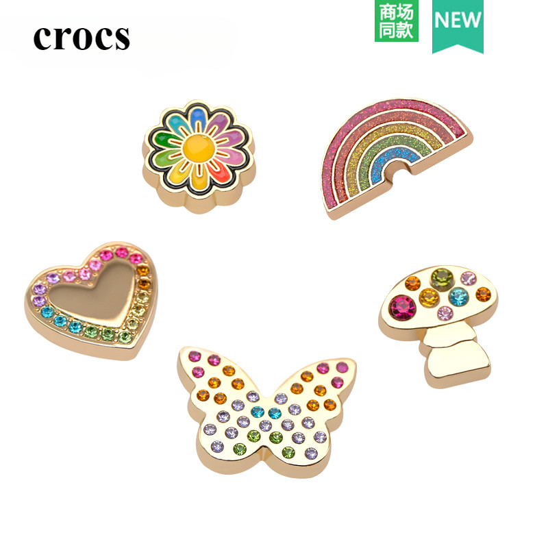 jibbitz crocs charms จระเข้รองเท้าหลุมผีเสื้ออุปกรณ์เสริมโลหะสายรุ้งรักรองเท้าดอกไม้ตกแต่งหัวเข็มขัด ทําเอง พื้นผิวรองเท้าหัวเข็มขัด