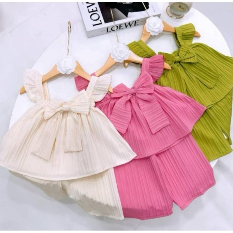 KAHNOM0408✅ พร้อมส่ง ✅ เซ็ท 2 ชิ้น ลูกสาวแต่งโบว์หน้า งานน่ารัก ตรงปก ผ้าด๊อบบี้ เกาหลีเกาใจ  A06