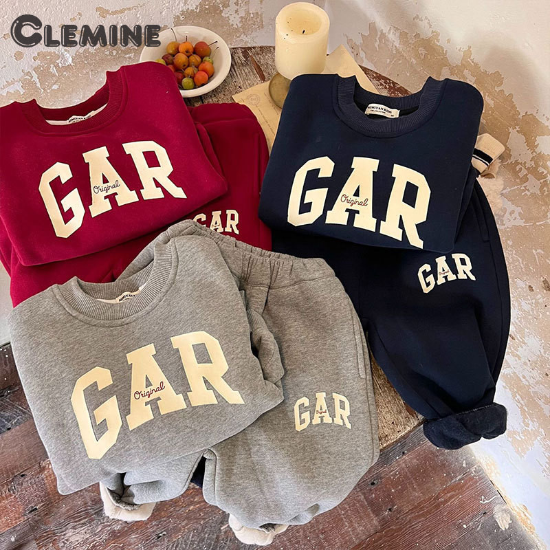 Clemine ชุดเสื้อสเวตเตอร์คอกลมผ้าฟลีซสําหรับเด็ก ชุดลําลอง ชุดสองชิ้นตัวอักษรคอกลมสําหรับเด็กทารก