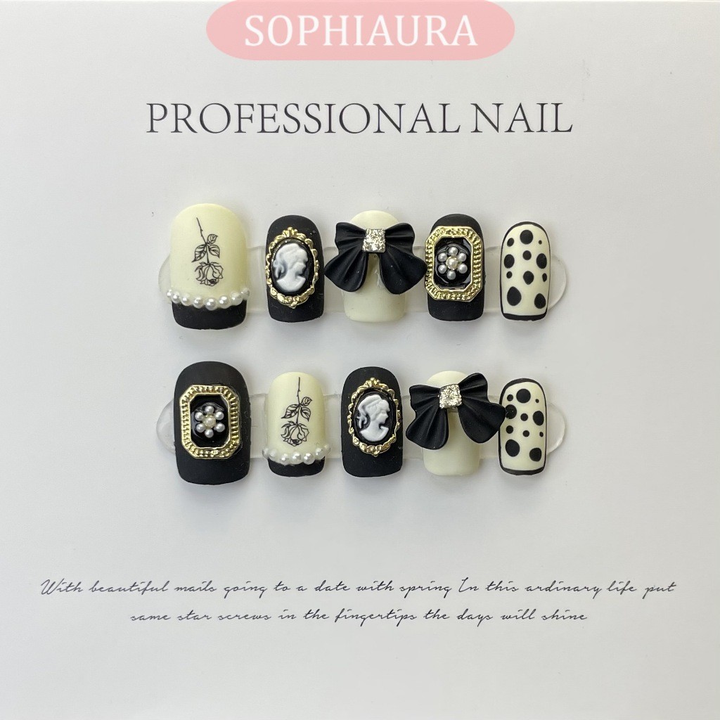 Sophiaura เล็บทําด้วยมือ Lolita Design Vintage Classy Design สีดําสีขาวน่ารักออกแบบสั้นสแควร์รูปร่าง Matte Luxury Elegant เล็บเล็บปลอมเล็บปลอมเล็บ