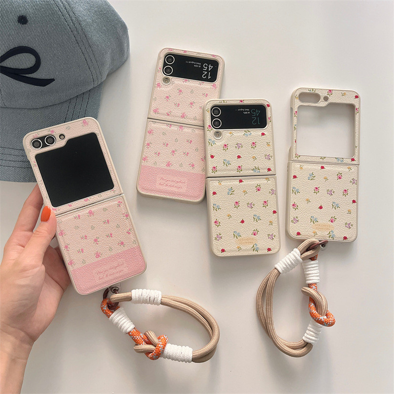 for Samsung Galaxy Z Flip6 เคสหนังน่ารักสีชมพู ดอกไม้ดอกไม้พร้อมสายโซ่เชือก เคส Flip 4 5 Hard Phone Case