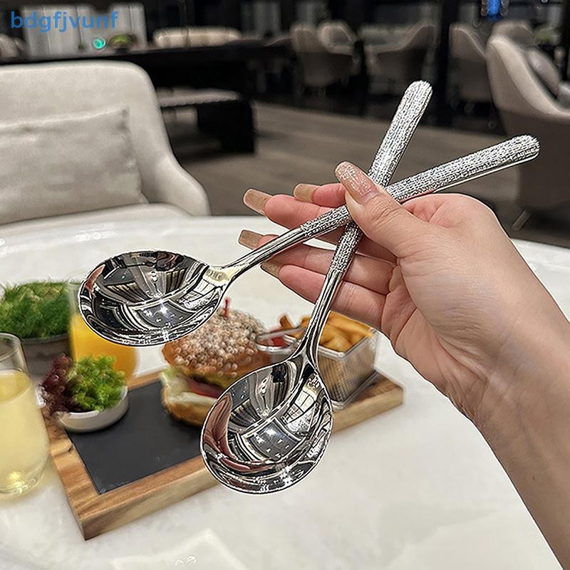 Bdgf 1/2PCS สแตนเลสรอบช้อนสุทธิสีแดงอาหารค่ํายาวกวนขนมหวานช้อนเกาหลีช้อนสําหรับอุปกรณ์ครัว TH