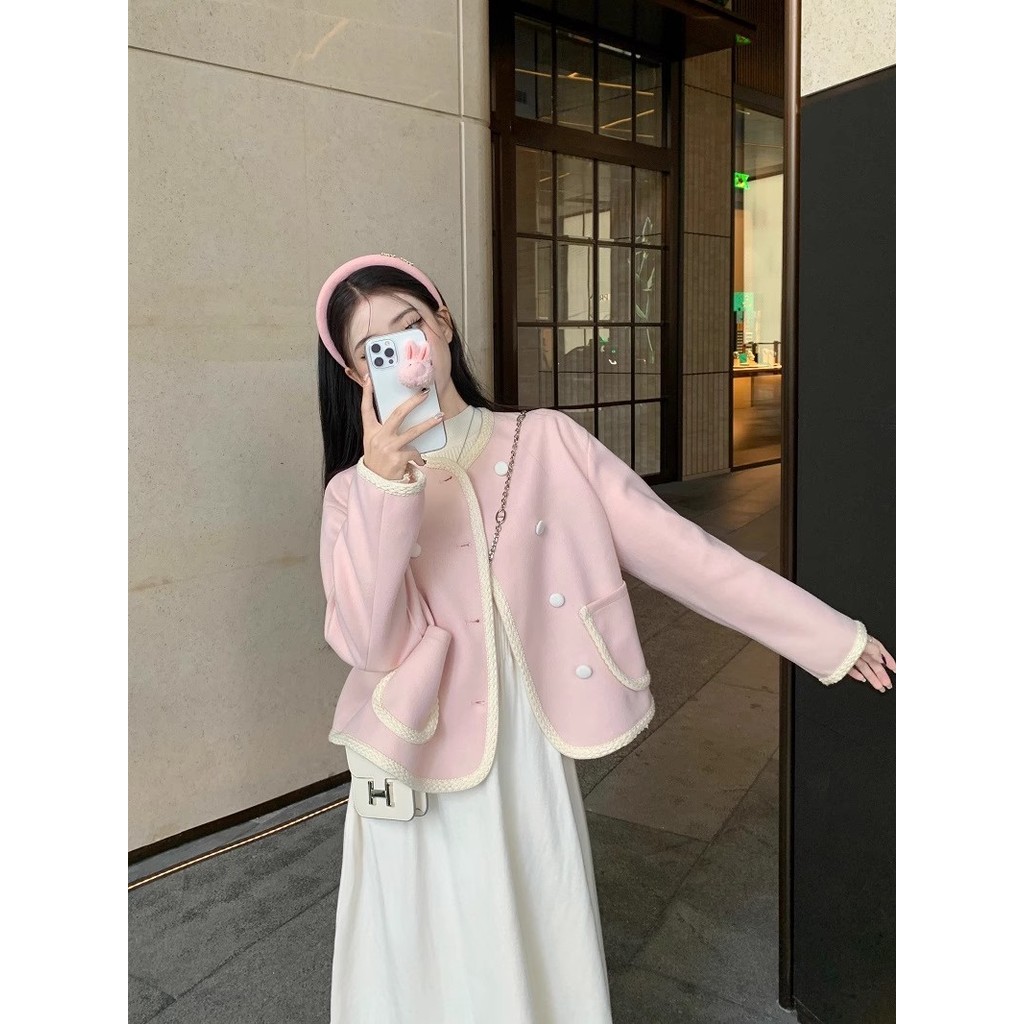 【Bess's house】เสื้อคลุม+เดรสกระโปรง，ชุดฤดูใบไม้ร่วงเสื้อทําด้วยผ้าขนสัตว์สีชมพู+กึ่งคอสูงแขนยาวชุดแฟชั่นชุด，เสื้อเซต，ชุดผู้หญิง，ชุดเซท