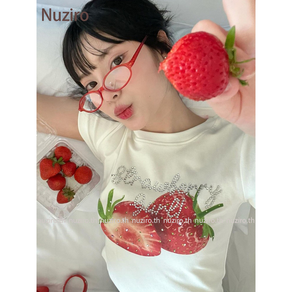 Nuziro Baby Tee - แฟชั่นสตรอเบอร์รี่ตัวอักษรพิมพ์เสื้อยืดแขนสั้นสำหรับสุภาพสตรี #C036