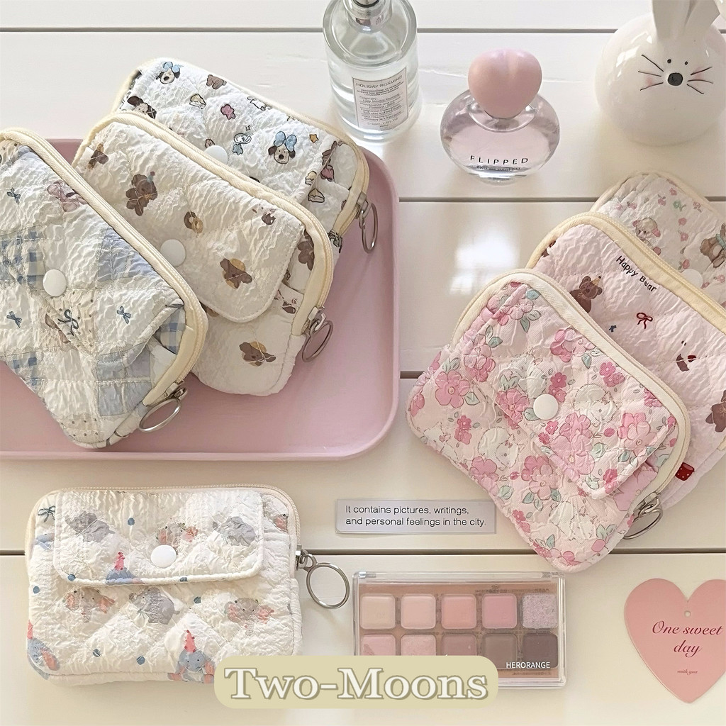 Two-Moons🌗 กระเป๋าใส่เหรียญ กระเป๋าใส่เครื่องสำอางค์ กระเป๋าสตางค์ ลายดอกไม้การ์ตูน น่ารัก มีหลายแบบให้เลือก