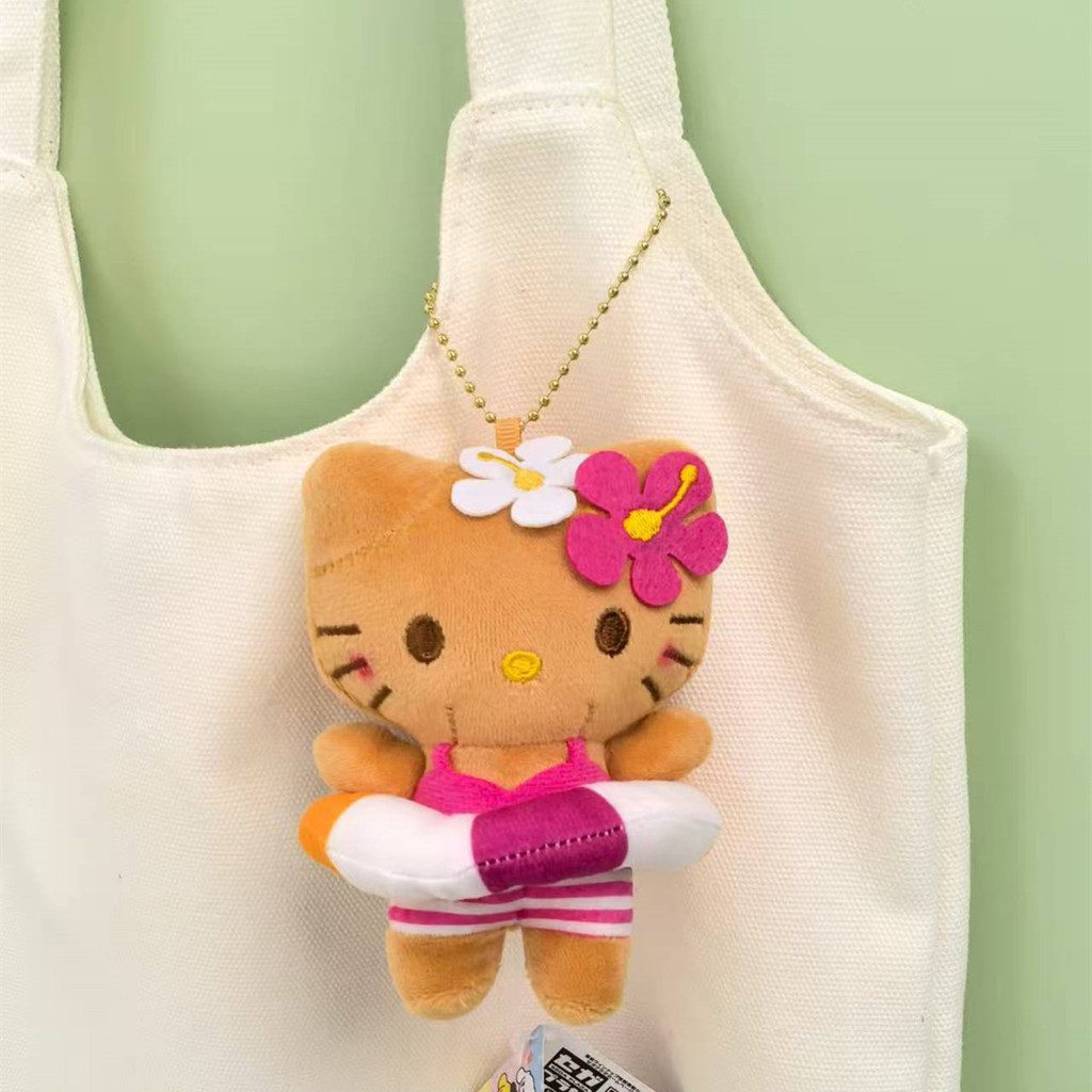 Sanrio ชุดว่ายน้ําฤดูร้อน Series Plushie ของเล่นน่ารักผิวสีดํา Hello Kitty ตุ๊กตาพวงกุญแจกระเป๋าจี้เด็กของขวัญ