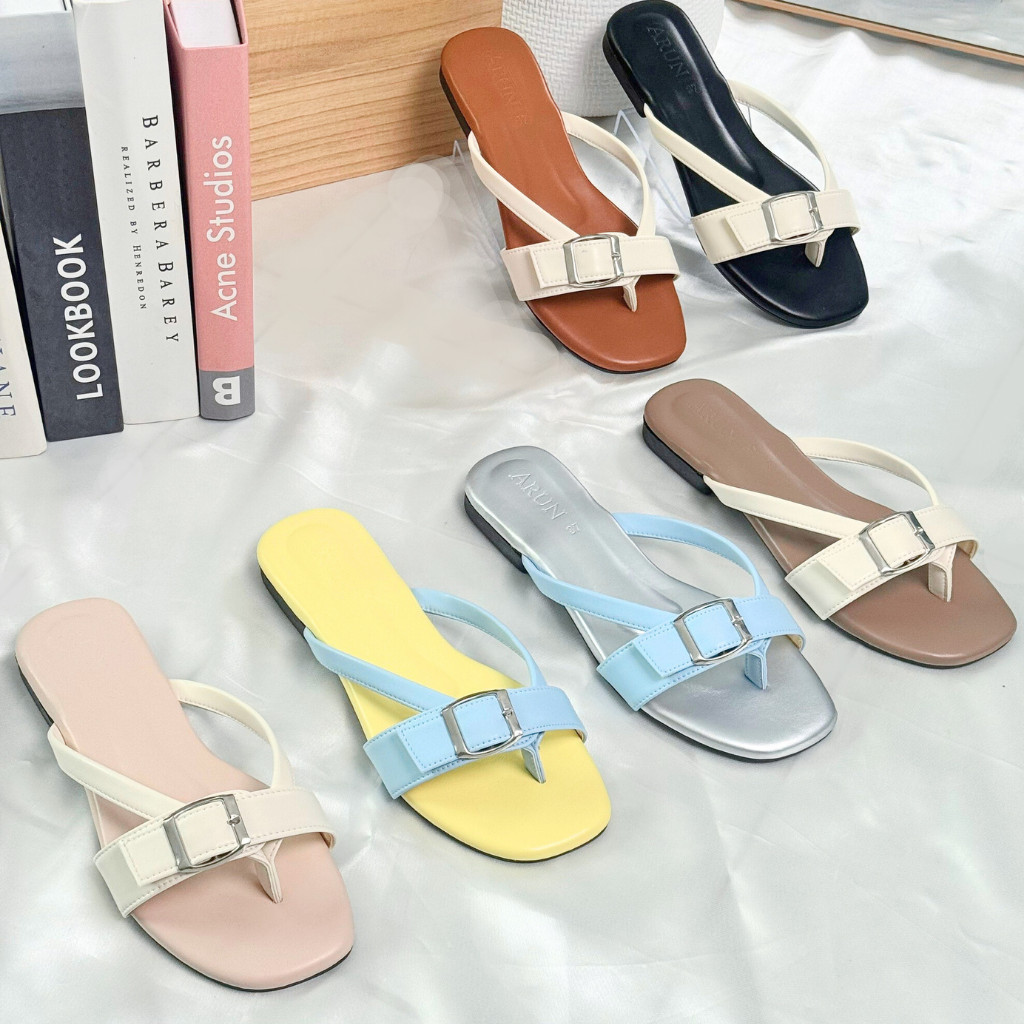 รองเท้าแตะ แบรนด์ ARUN รุ่น AR2035 พื้นนิ่ม หนังนุ่ม ดีไซน์ คาดเข็มขัด