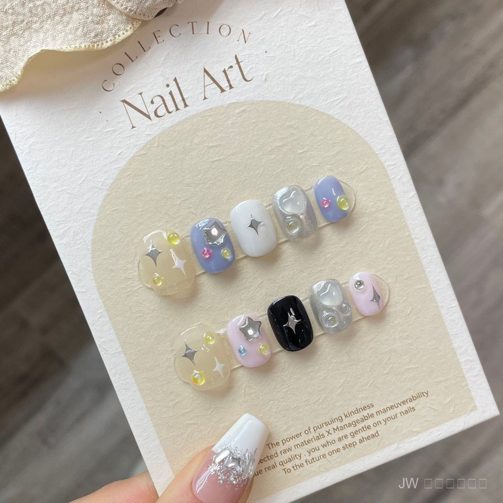 JW ส่งฟรี🌟🍦 เล็บปลอมแฮนด์เมดสีพาสเทลบลู-เยลโล่ลายดาว 💫 ลายไอศกรีมน่ารักชวนฟิน! 🌈 สไตล์หวานๆ แต่คูลๆ ✨ ของแท้ทำมือ ใส่แล้วผิวขาวใสเป๊ะ! 💙💛แถมฟรี! กาว+ตะไบ