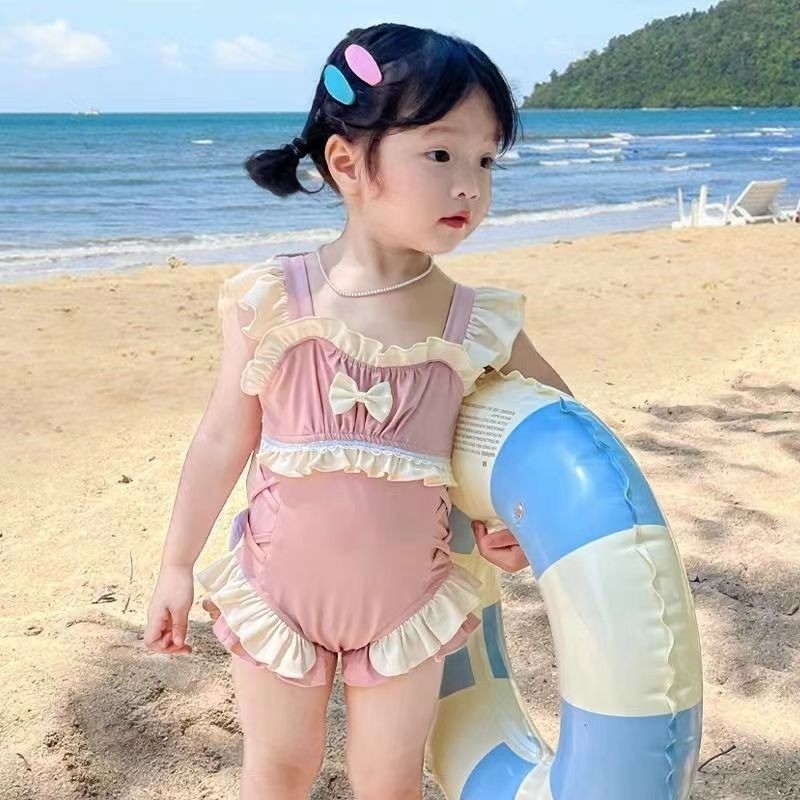 ชุดว่ายน้ำสาวเด็กรุ่นล่าสุดฤดูร้อน 2024 สำหรับเด็กอายุเล็ก-กลาง ดรี่ด์เร็ว ชุดประจำตัว ทรงแฟชั่นและน่ารัก