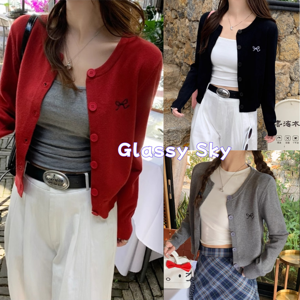 Glassy Sky พร้อมส่ง เสื้อคาดิแกรนไหมพรม แขนยาว คอกลมเกาหลีมาก ปักฌบว์ที่หน้าอก สวมใส่สบาย หลากสี(Z-YX2)