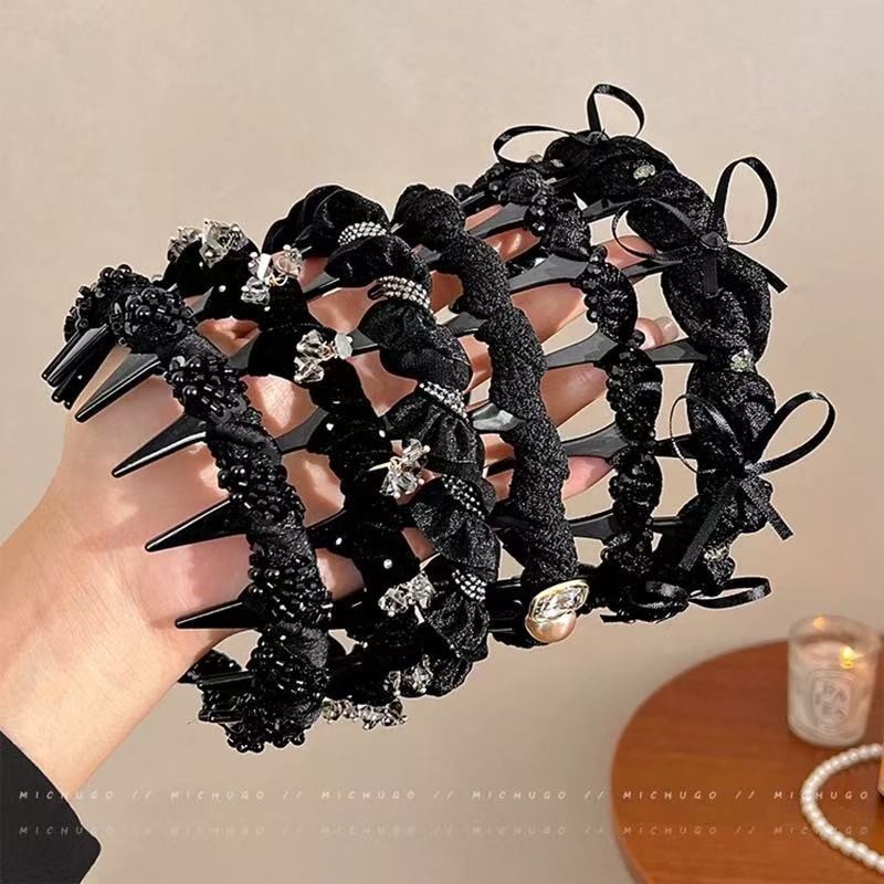 สร้อยข้อมือสไตล์เกาหลีสีดำ กะโหลกประดับพลอยเทียม สำหรับสวมใส่ง่ายบนข้อมือ