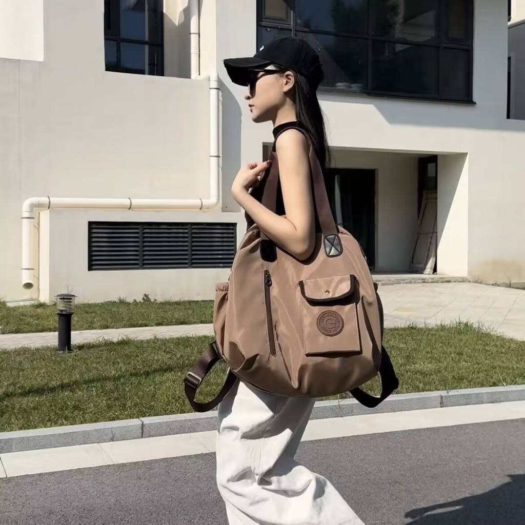 กระเป๋าเดินทางขนาดใหญ่สำหรับหญิง ใช้งานได้หลายโอกาส และดีไซน์ทันสมัย