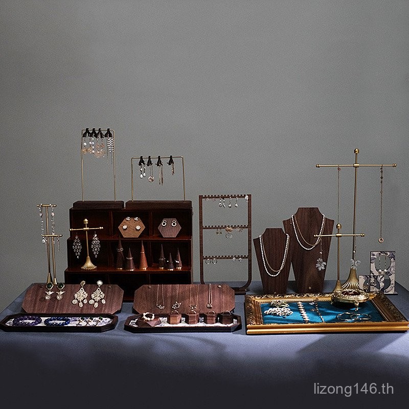ชั้นวางเครื่องประดับ Heng สร้อยคอวอลนัทถาดเครื่องประดับ Retro ผู้ถือแหวนต่างหูแผนที่ขาตั้งจอแสดงผลเค