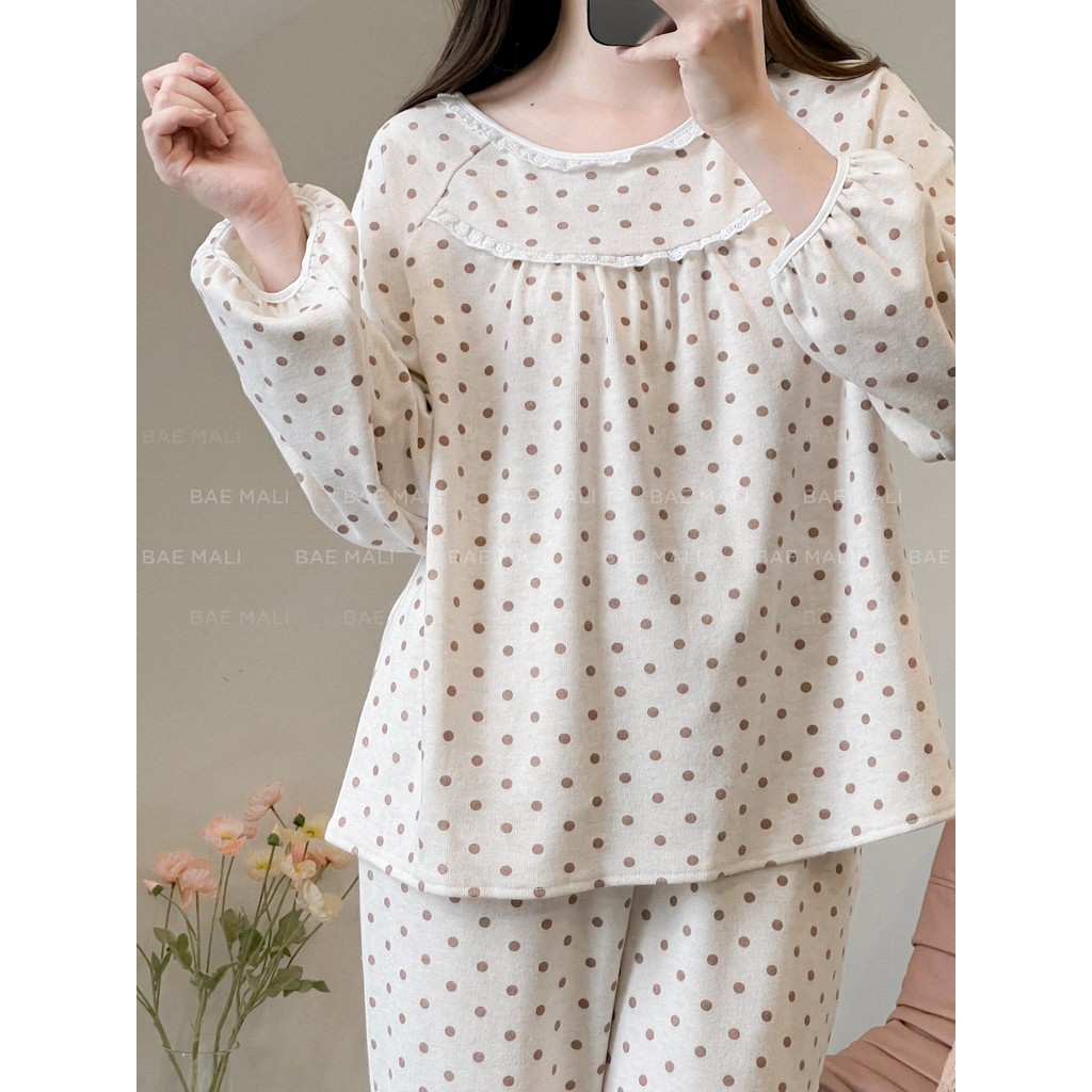 BAE MALI - ชุดอยู่บ้านแขนยาวคอปกลูกไม้ SP572