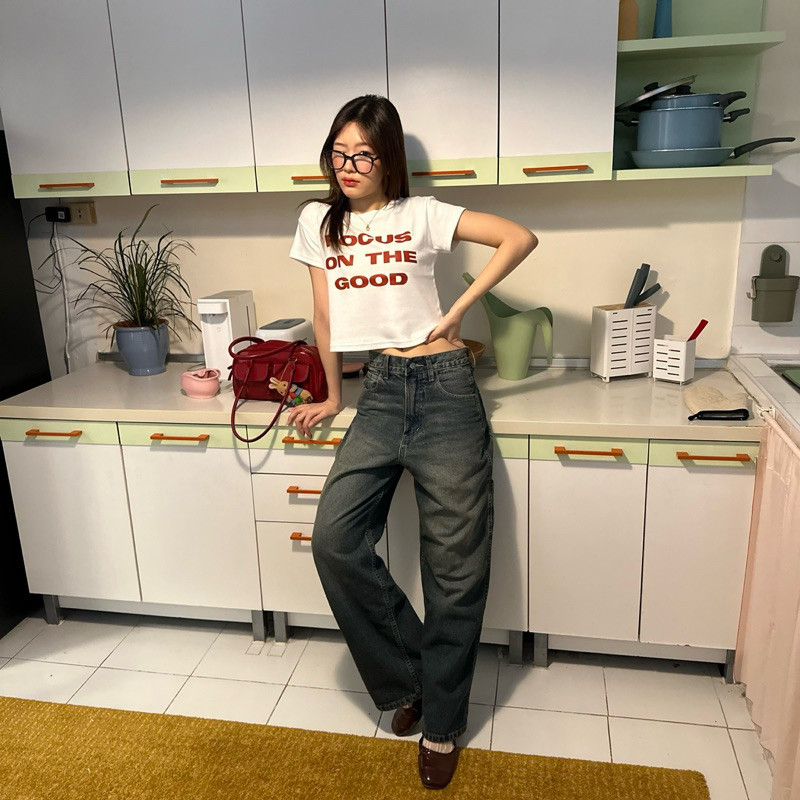 （จัดส่งตลอด 24 ชั่วโมง） feel good crop top เสื้อยืดแขนสั้นสไตล์เกาหลี Y2K สำหรับผู้หญิง เทรนด์มิลเลนเนียล