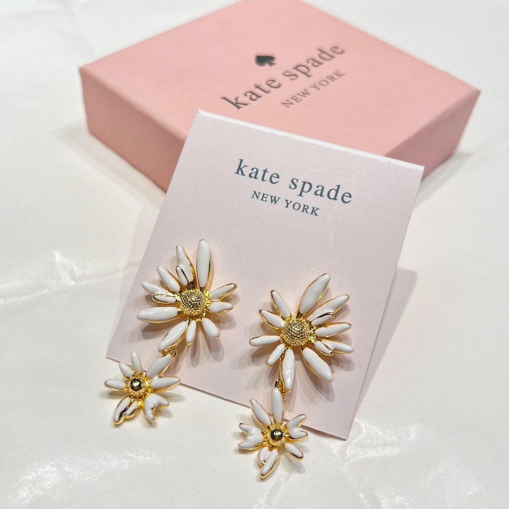 Kate spade ต่างหูเรียบง่าย/โลโก้ตัวอักษรเหล็กไทเทเนียม/ส่วนบุคคล/สง่างาม/ต่างหูสตั๊ดต่างหูผู้หญิงเคร