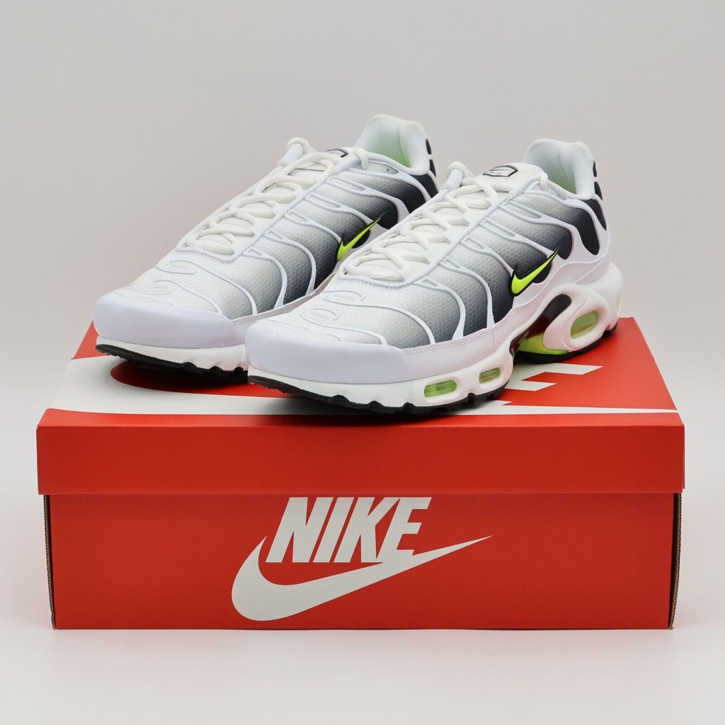 Dm0032-103 Nike Air Max Plus Volt (ผู้ชาย)