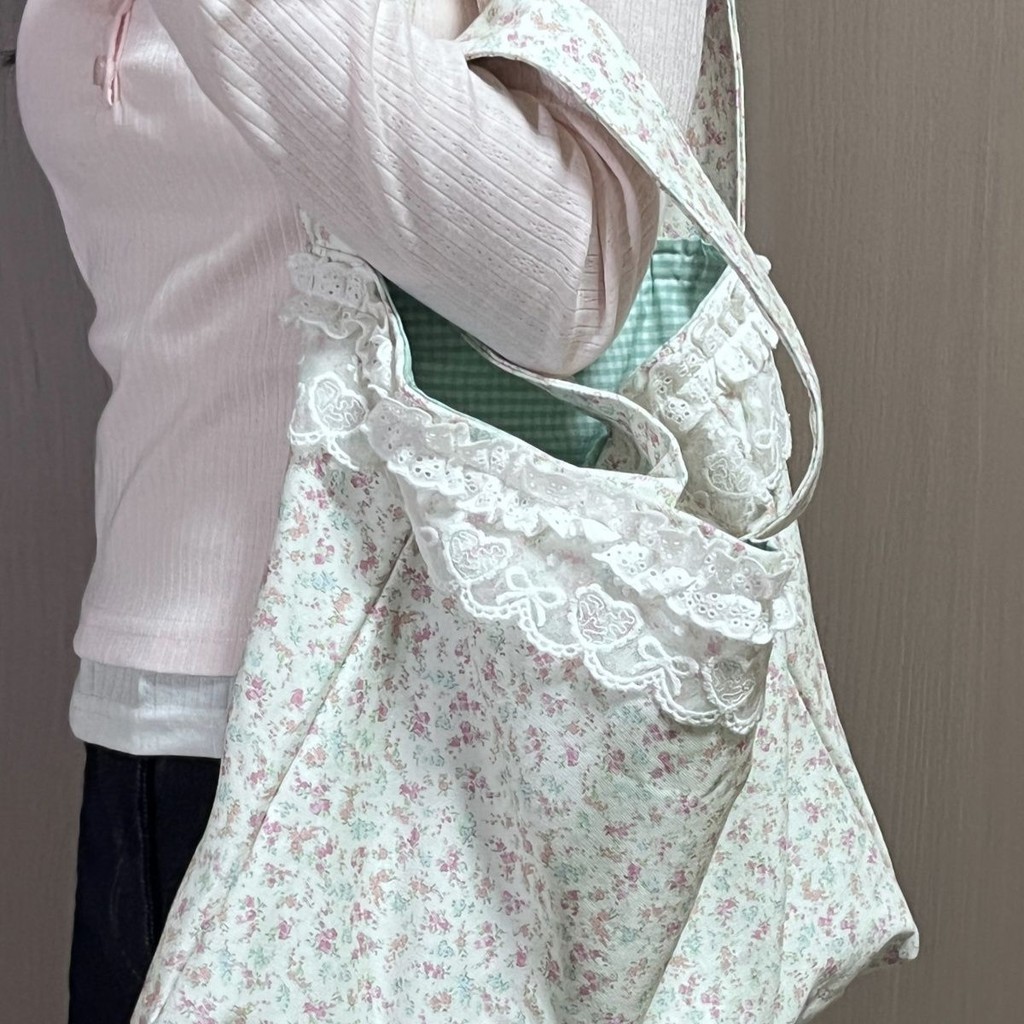 สไตล์เกาหลีน่ารัก ins Floral Canvas Fresh All-Match กระเป๋าสะพายความจุขนาดใหญ่