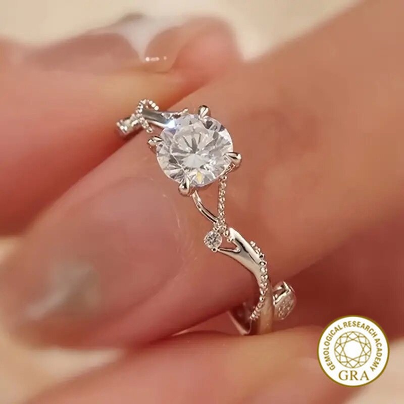 [ใบรับรอง Gra ฟรี] แหวนผู้หญิงหรูหรา Super Flash Moissanite ใหม่