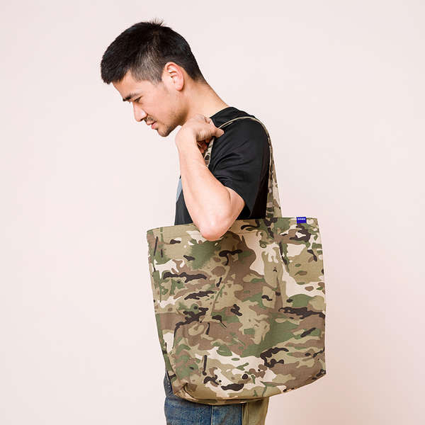กระเป๋า tote bag tote bag ผู้ชาย tote bag กระเป๋าลายพราง, กระเป๋าหิ้ว, ไหล่เดียว, มือถือ, สะพายข้าง, แบบพกพา, บุรุษและสตรี, หนังสือญี่ปุ่น, แบรนด์อินเทรนด์, สปอร์ตอเมริกัน, กระเป๋าย้อนยุค