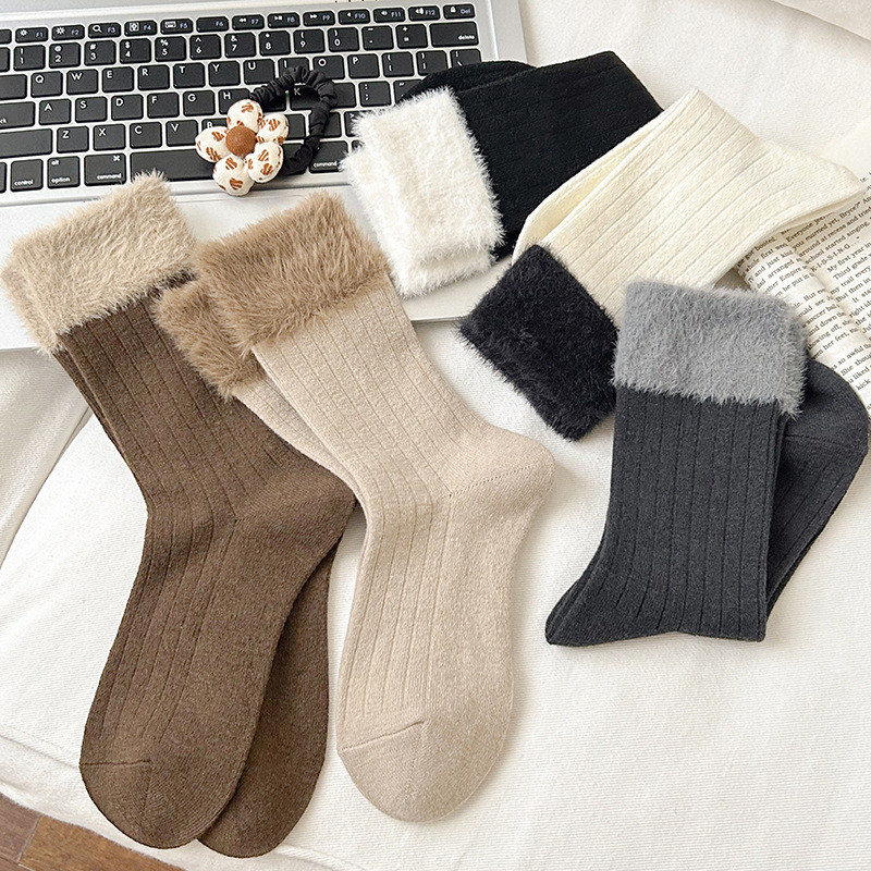 ขนสัตว์ผู้หญิงฤดูใบไม้ร่วงฤดูหนาวกลางหลอดการจับคู่สี Mink ขนแกะหนา Warm Retro Pile ถุงเท้า
