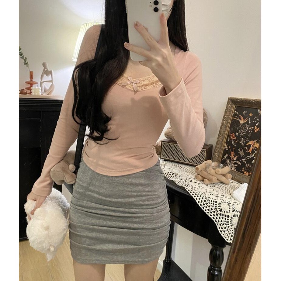 QY.Shop⭐️สินค้าราคาพิเศษ⭐️เสื้อแขนยาว คอกลมทรงรัดรูป ยืดกำลังดี มีฟองน้ำ แต่งโบว์จิ๋ว 