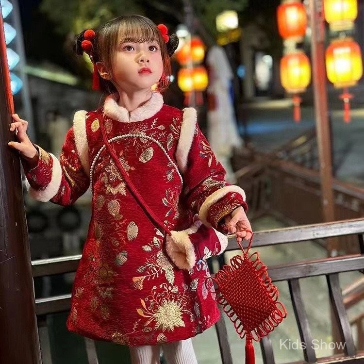 ชุดอวยพรปีใหม่ชุดฮั่นฟูเด็กหญิงชุดฤดูหนาวเพิ่มกำมะหยี่หนาสไตล์จีนชุดปีใหม่ชุดกี่เพ้ายาวสำหรับเด็กชุดสมบัติหญิง