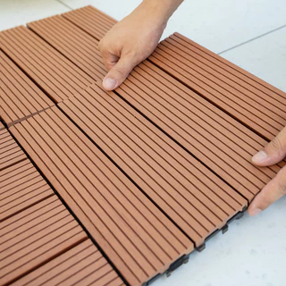แผ่นปูพื้นสวน DIY พื้นระเบียง 30*30cm ปูพื้นสวน ทนแดด ทนฝน กันลื่น ทนไฟ ตกแต่งสวน ต้องการ11เม็ด/㎡