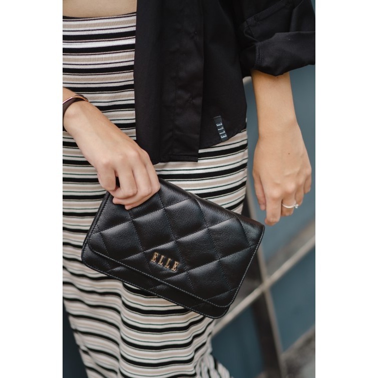ELLE BAG กระเป๋าสะพายข้างผู้หญิงทรง QUITING หนังวัวแท้ สายสะพายโซ่ สามารถถอดออกได้ EWH161