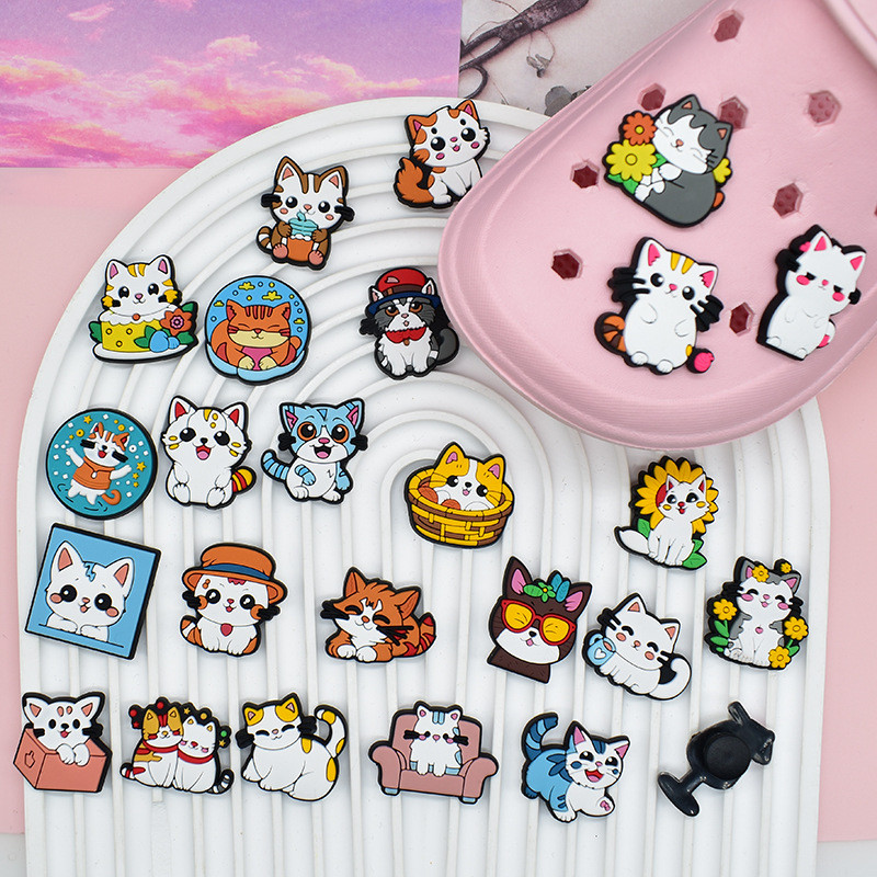 Croc Jibz Cat การ์ตูนน่ารักอะนิเมะสัตว์ของขวัญ DIY Clog Charms Pins สําหรับรองเท้า Croc Charms